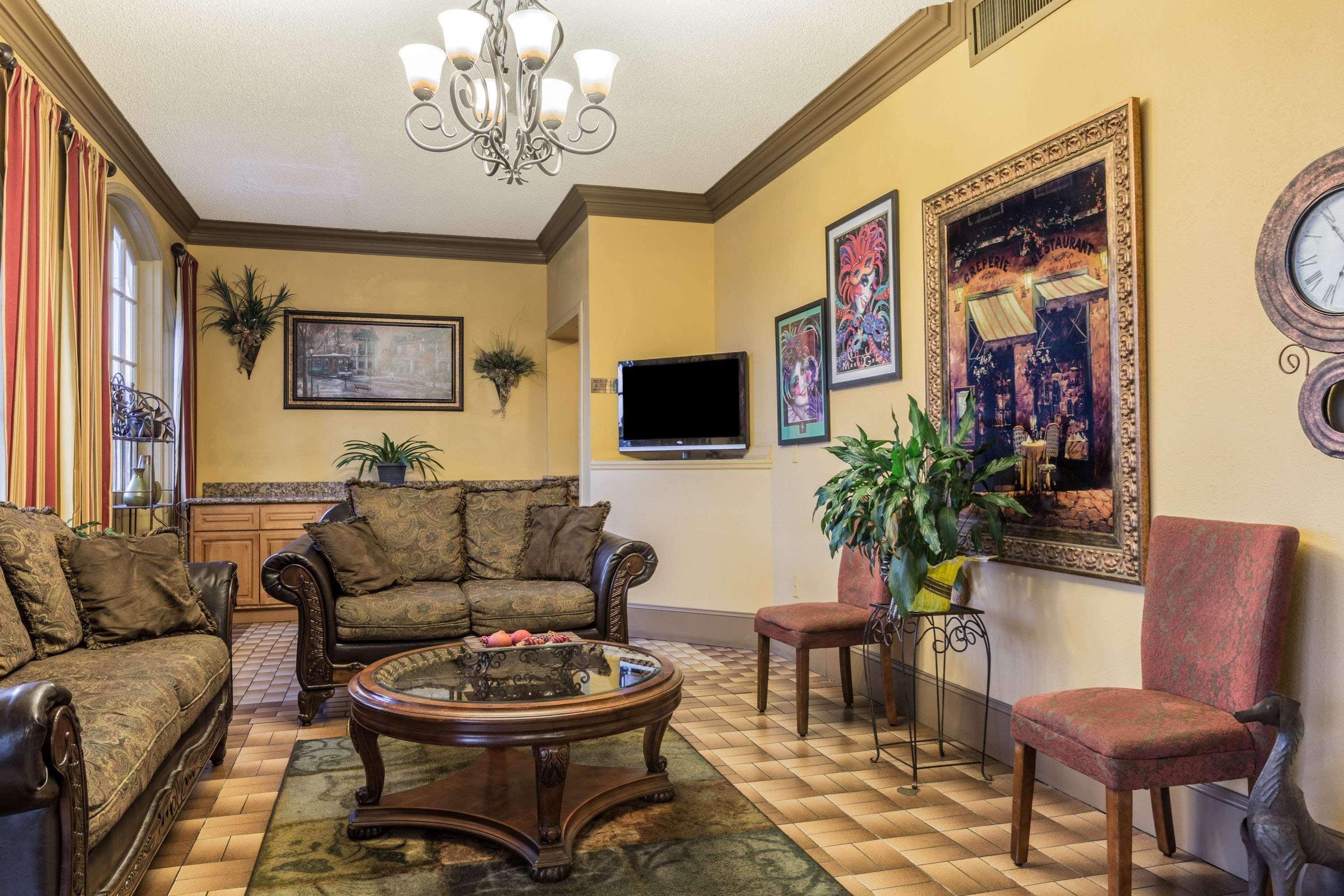 Super 8 By Wyndham New Orleans Hotel Exterior photo