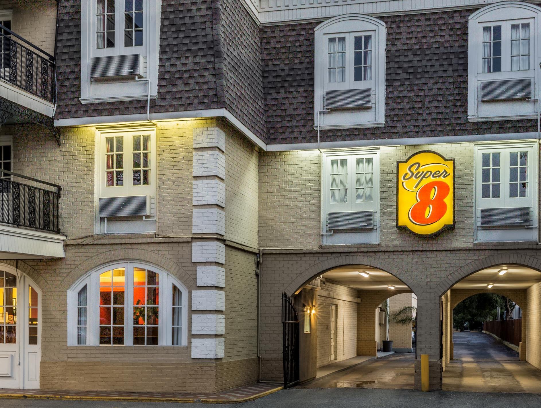 Super 8 By Wyndham New Orleans Hotel Exterior photo