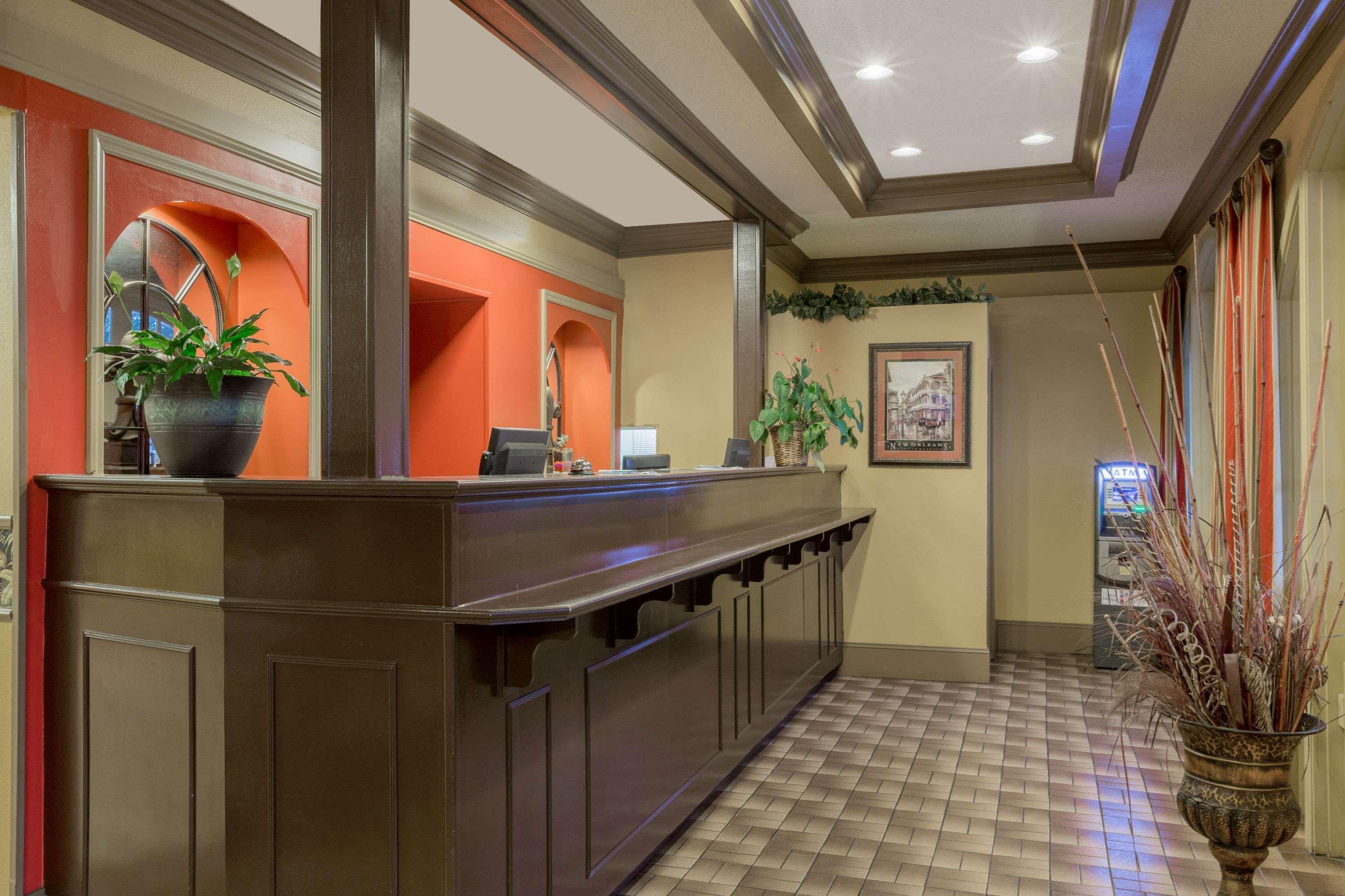 Super 8 By Wyndham New Orleans Hotel Exterior photo